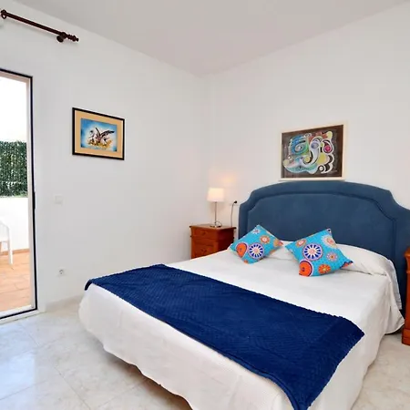 Apartamento Con Terraza Cerca Del Mar Apartment *